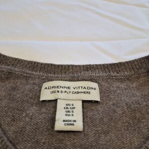 Adrienne Vittadini Taupe Brown Cashmere Crewneck